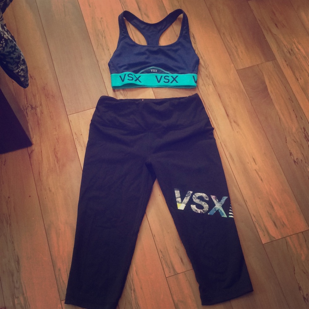 🛑 Victoria's Secret Cropped Workout Pants
